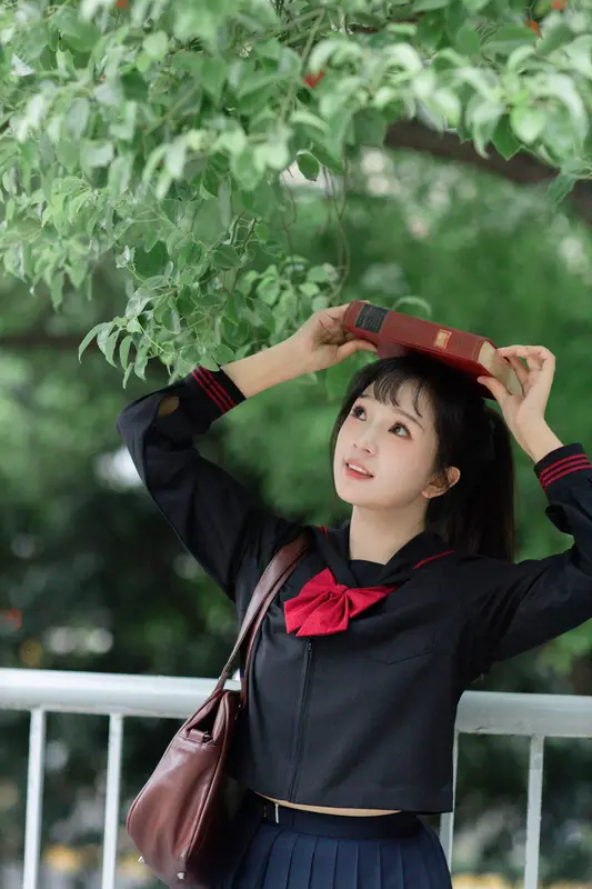[YITUYU艺图语]2025.02.08 树荫下的日系少女 鱼泡泡 15
